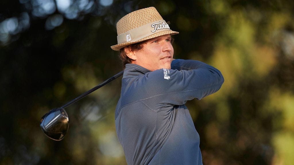 Tapio Pulkkanen on toisena Euroopan-kiertueen Nairobin kisan avauspäivän jälkeen.