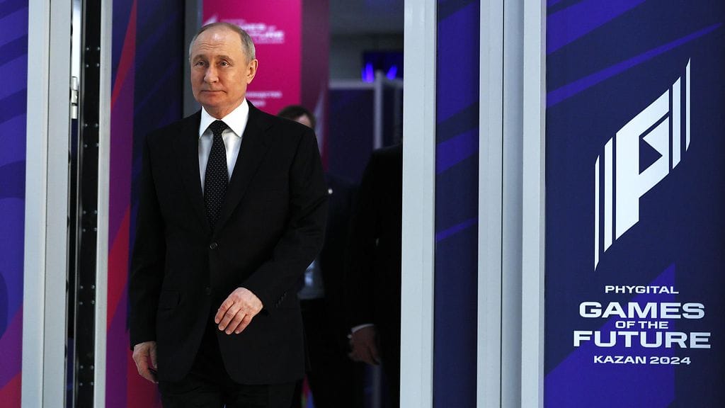 Vladimir Putin kuvattuna Tulevaisuuden kisojen avajaisseremonian yhteydessä.