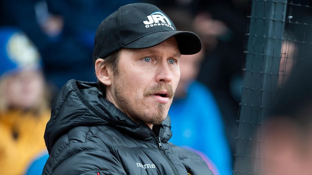 Toni Kohonen joutuu maksamaan suuriksi paisuneet oikeudenkäyntikulut ja tyytymään pieneen irtisanomiskorvaukseen.