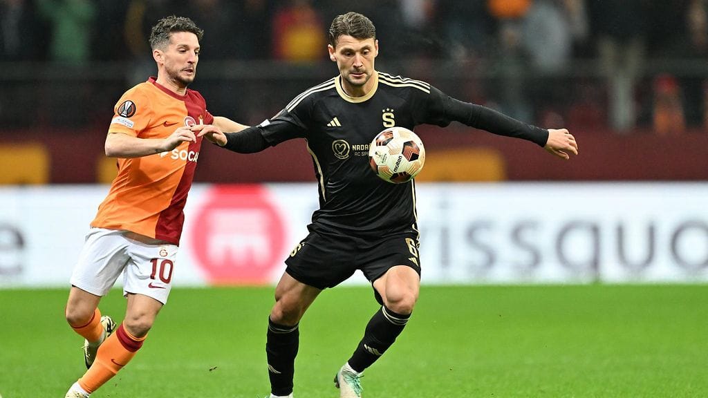 Kaan Kairinen (oik.) haastaa seuraavaksi Liverpoolin Eurooppa-liigassa.