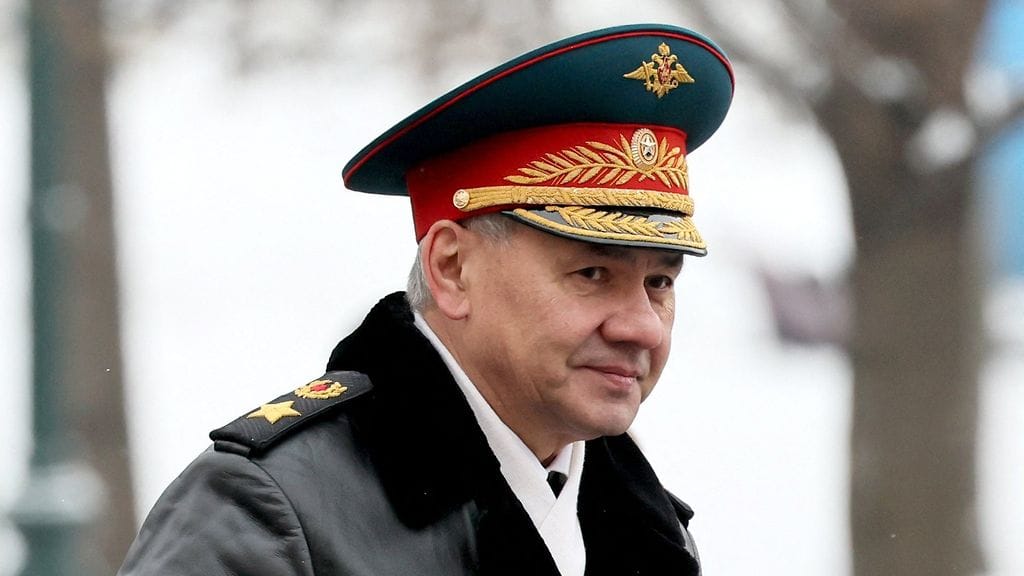 Arkistokuva. Venäjän puolustusministeri Sergei Shoigu tapasi venäläissotilaita miehitetyssä Ukrainassa hyökkäyssodan vuosipäivän aikaan.