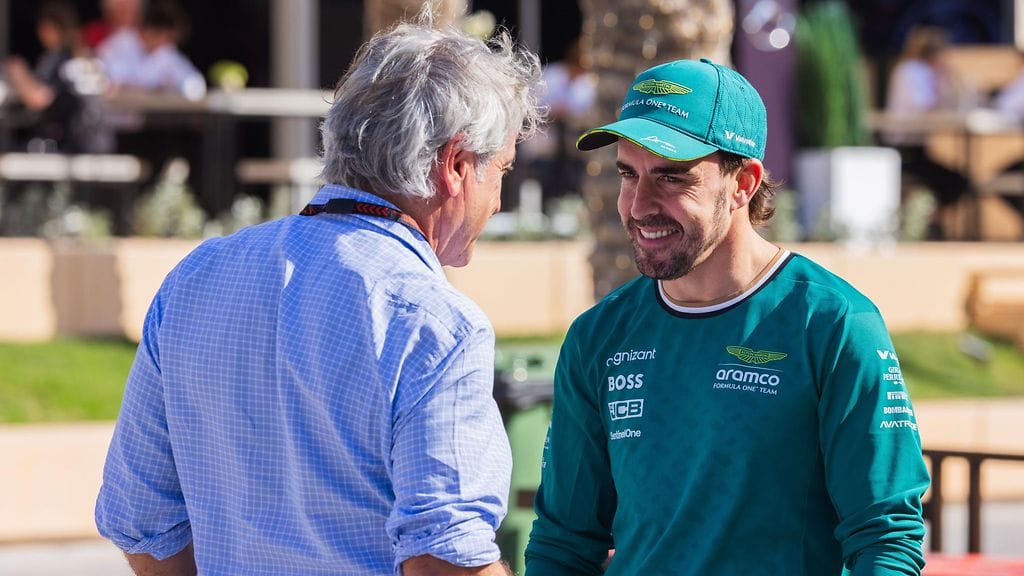 Fernando Alonso (kuvassa oikealla).