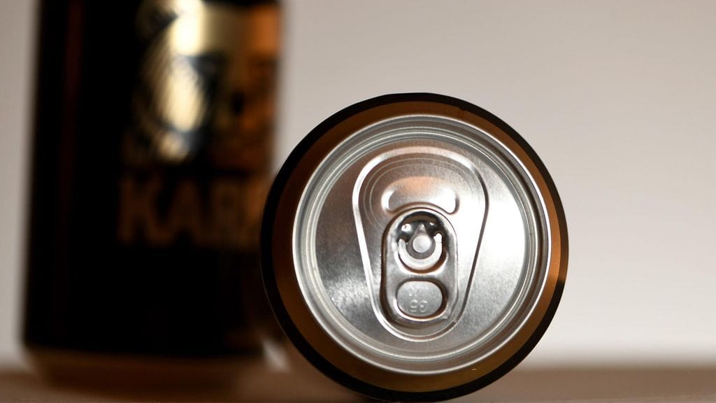 Alkoholin kotiinkuljetuksessa olisi lähettien vastuulla, ettei alkoholia päädy alaikäisten tai päihtyneiden käsiin.