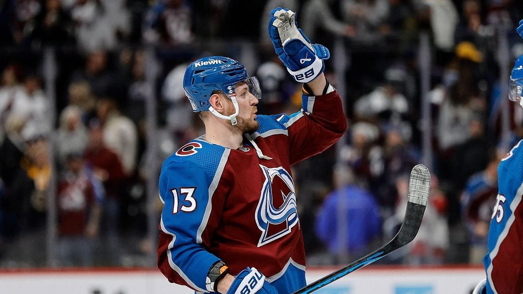 Valeri Nitshushkin palaa Colorado Avalanchen harjoitusvahvuuteen.