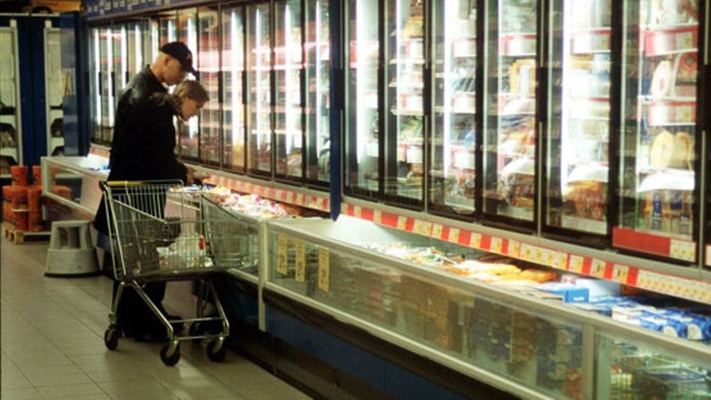 Jos marjoja ja sieniä ei osta kaupasta vaan kerää itse, vuodessa voi säästää satoja euroja.