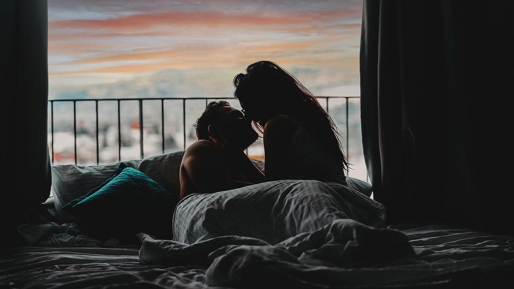 Pariskunnan intiimi hetki