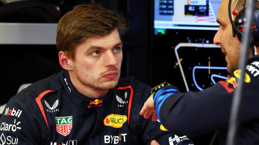 Max Verstappen (vasemmalla).