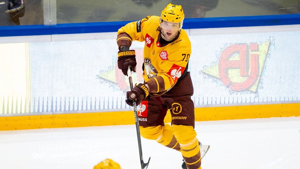 Teemu Hartikainen loukkaantui ikävästi Sveitsin liigan ottelussa tiistaina.