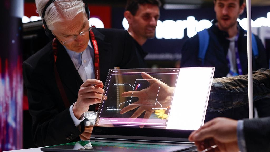 Lenovon läpinäkyvä konseptiläppäri, Mobile World Congress 2024