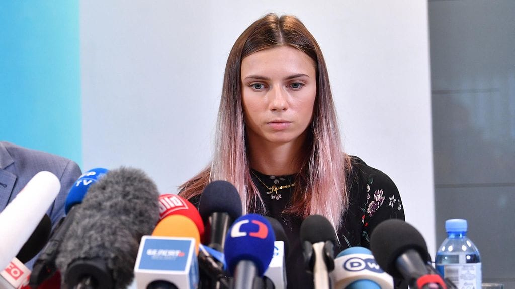 Krystsina Tsimanouskajaa yritettiin painostaa palaamaan Valko-Venäjälle kesken Tokion olympialaisten kesällä 2021.