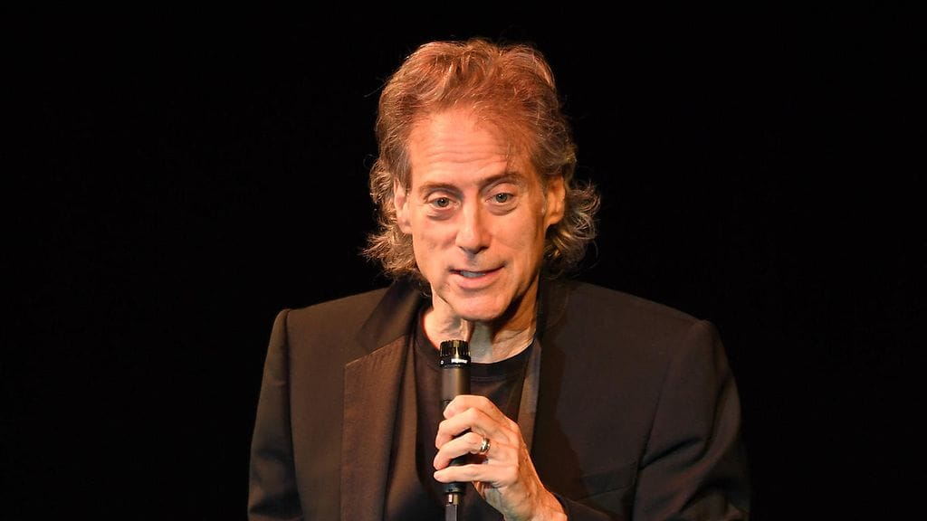 Koomikko Richard Lewis kuoli sydänkohtaukseen kotonaan 76-vuotiaana. Hän sairasti myös Parkinsonin tautia.