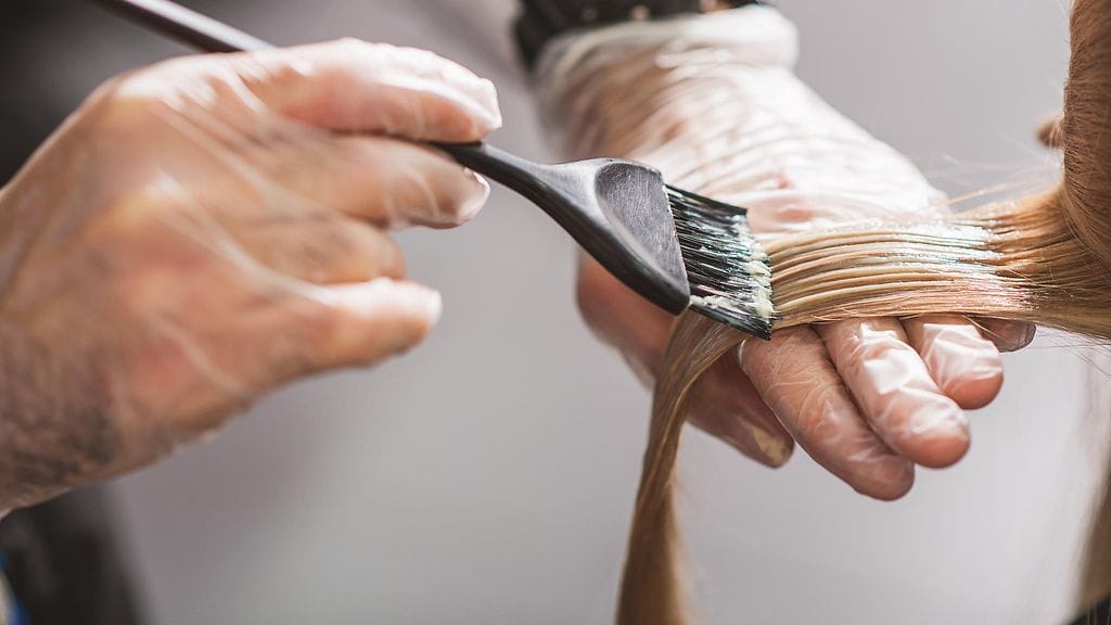 hiusten värjääminen