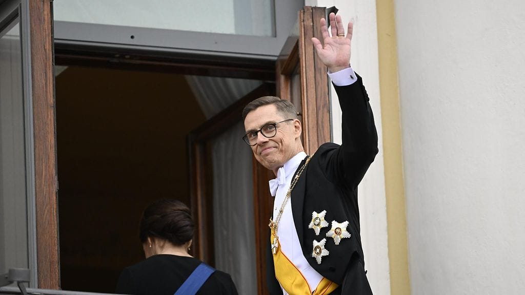 Presidentin kanslia tiedottaa, että kuningas Kaarle XVI Kustaa on kutsunut Alexander Stubbin ja puolisonsa Suzanne Innes-Stubbin Ruotsiin 23.–24. huhtikuuta. Stubb vierailee Tukholmassa ja Göteborgissa.