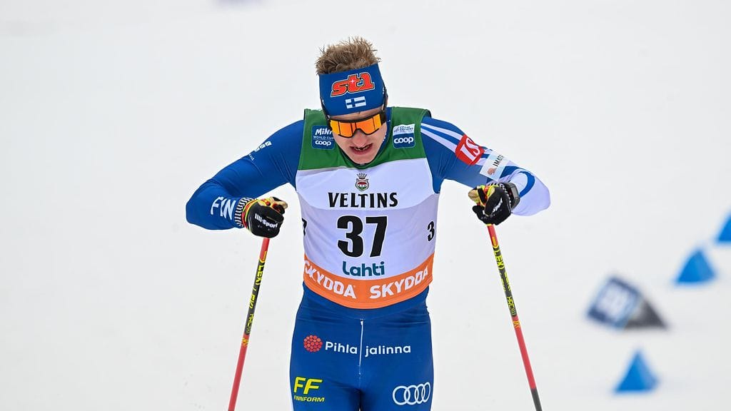 Ville Ahonen hiihti Suomen kakkosjoukkueen finaaliin.