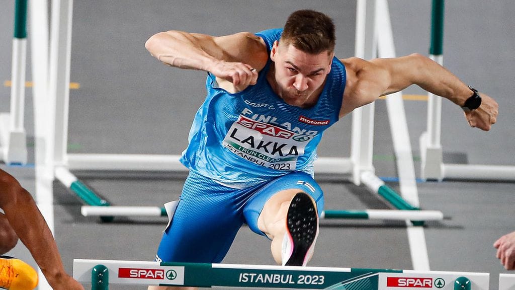 Elmo Lakka aitoi MM-kisojen välieriin Glasgow'n hallikisoissa.