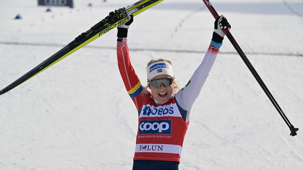 Therese Johaug hiihti viimeisen maailmancupin voittonsa Falunissa maaliskuussa 2022.