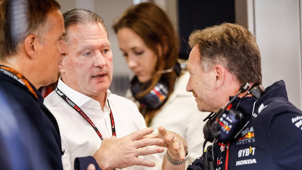 Jos Verstappen latasi täyslaidallisen Christian Hornerista.