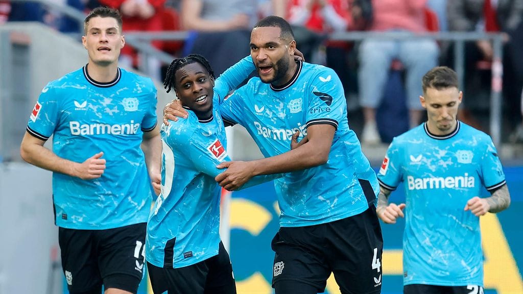 Bayer Leverkusen jatkoi vakuuttavia otteitaan Saksan Bundesliigassa.