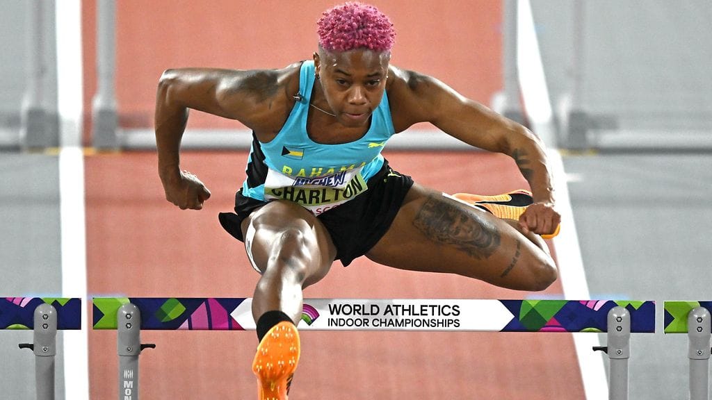 Devynne Charlton aitoi maailmanennätyksen uusiksi 60 metrin aitafinaalissa MM-hallikisoissa.