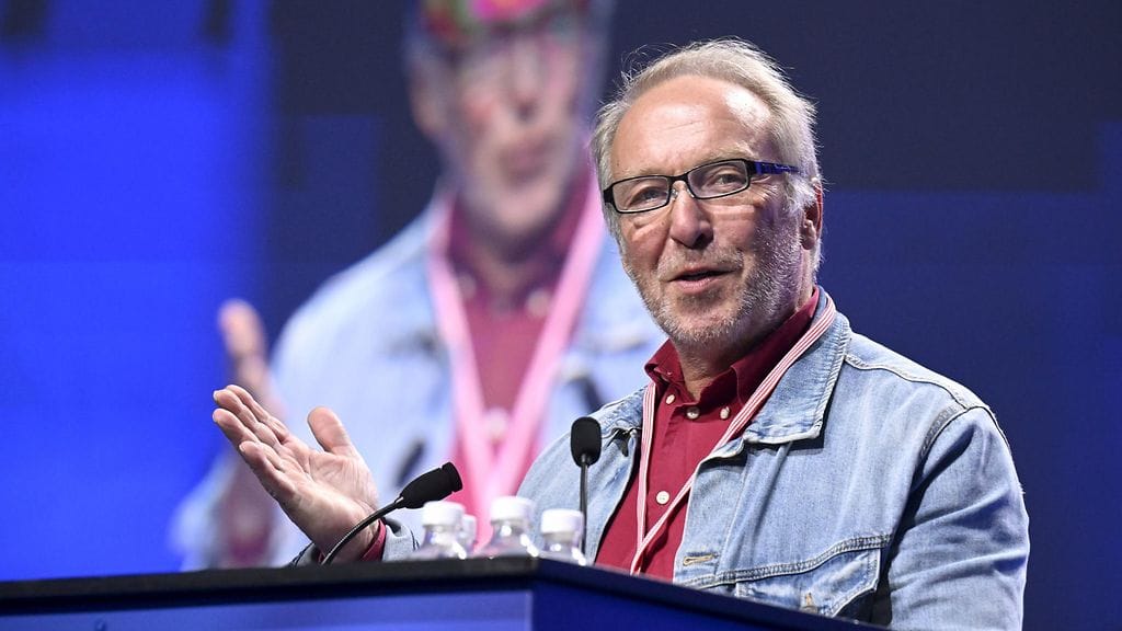 Poliisia pyydetään tutkimaan, onko "eräs luonnollinen henkilö veron välttämistarkoituksessa laiminlyönyt verotusta varten säädetyn velvollisuutensa Euroopan parlamentilta saamiensa tulojen osalta".