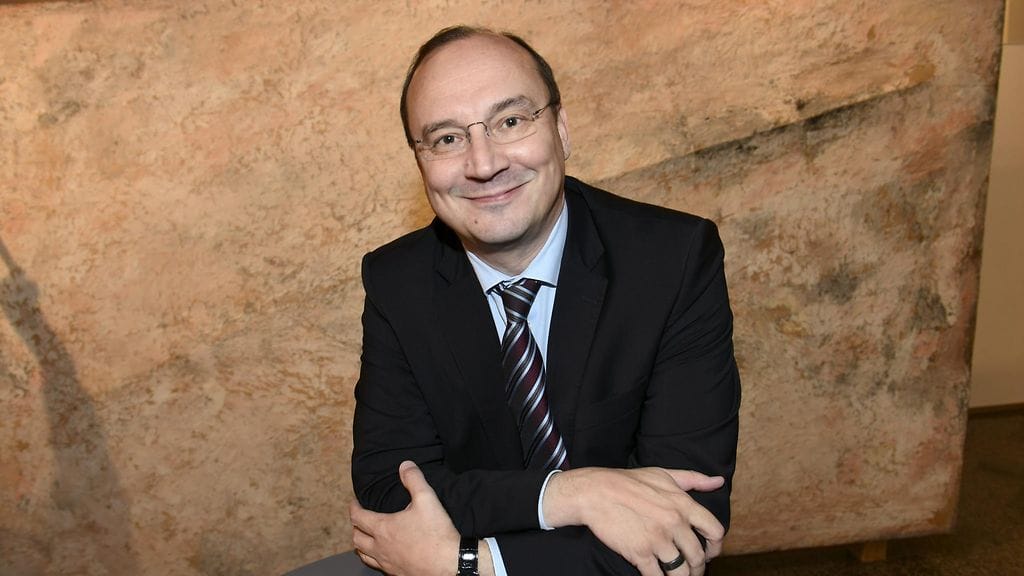 Suurlähettiläs Jari Vilén on aiemmin kertonut tehneensä itse ulkoministeriölle kirjallisen esityksen siitä, että häneltä perittäisiin ulkomaankomennukseen liittyvät liialliset maksut takaisin.