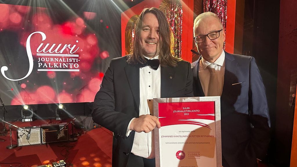 MTV:n studiouudistuksen ja visuaalisen ilmeen uudistustyön pääarkkitehdit Johannes Kantelinen ja Petteri Ryynänen on palkittu Suuren journalistipalkinnon Vuoden uudistaja -palkinnolla.