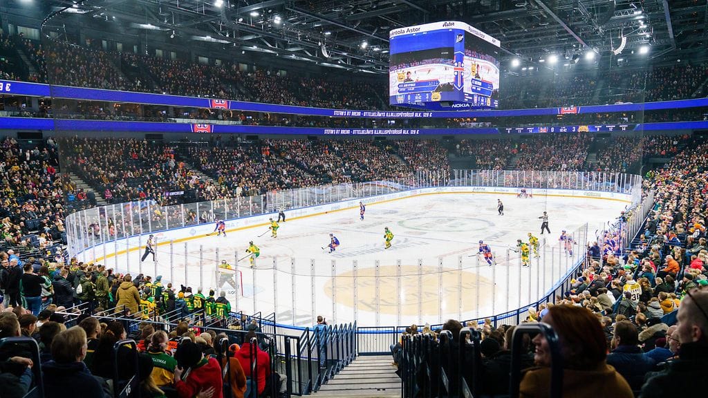 Ilves ja Tappara kunnioittavat Seppo Ahokaisen muistoa Tampereen paikallispelissä Nokia Arenassa.