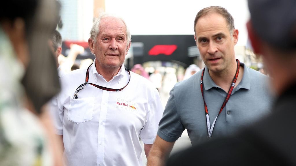 Helmut Marko asteli Saudi Arabiassa varikolle yhdessä Red Bullin toimitusjohtajan Oliver Mintzlaffin kanssa.