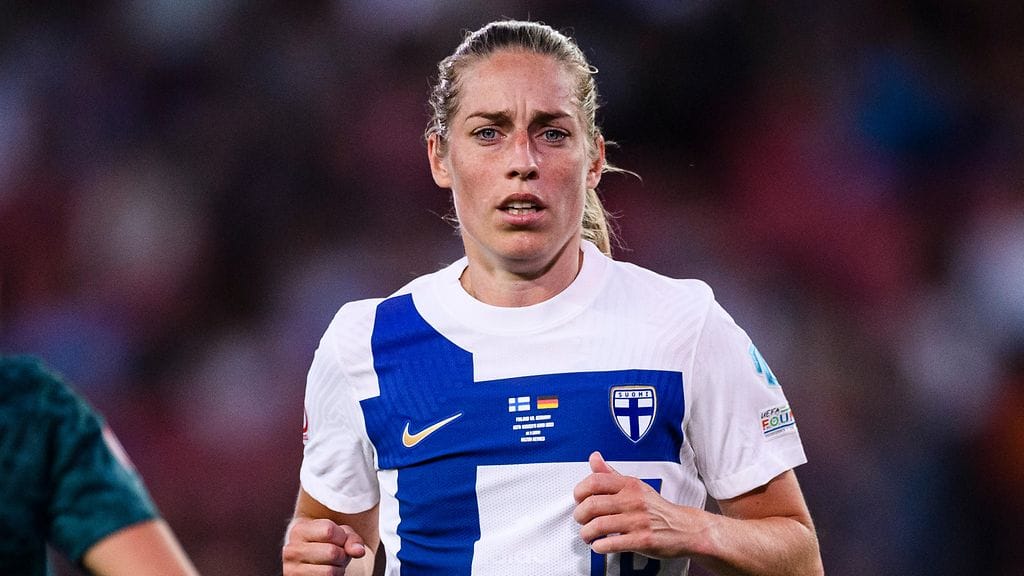 Linda Sällström joutui kuulemaan katsomosta naisvihapuhetta.