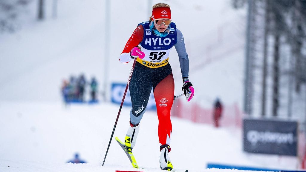 Sonjaa Schmidt hiihti Holmenkollenin 50 kilometriä maaliin asti.