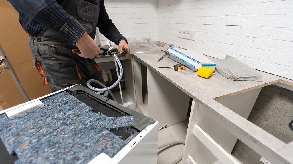 tiskikoneen asennus, putkiasentaja, putkimies