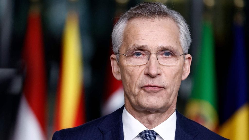 Naton pääsihteeri Jens Stoltenberg kertoi maanantaina olevansa paavin kanssa eri mieltä Ukrainan tilanteesta.