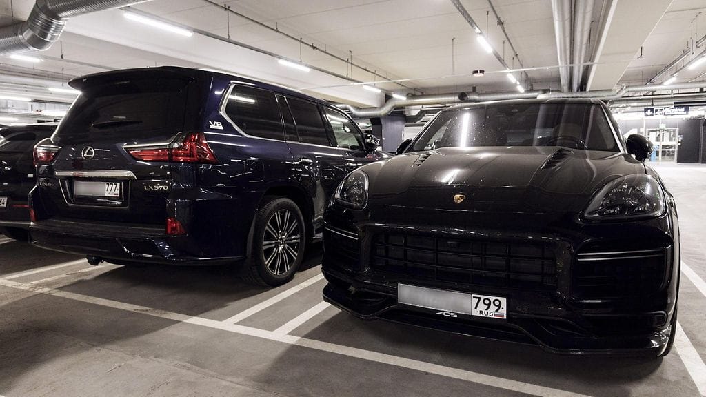 Lauantaista eteenpäin Venäjän rekisterikilvissä olevia autoja voidaan poistaa EU:n alueelta.