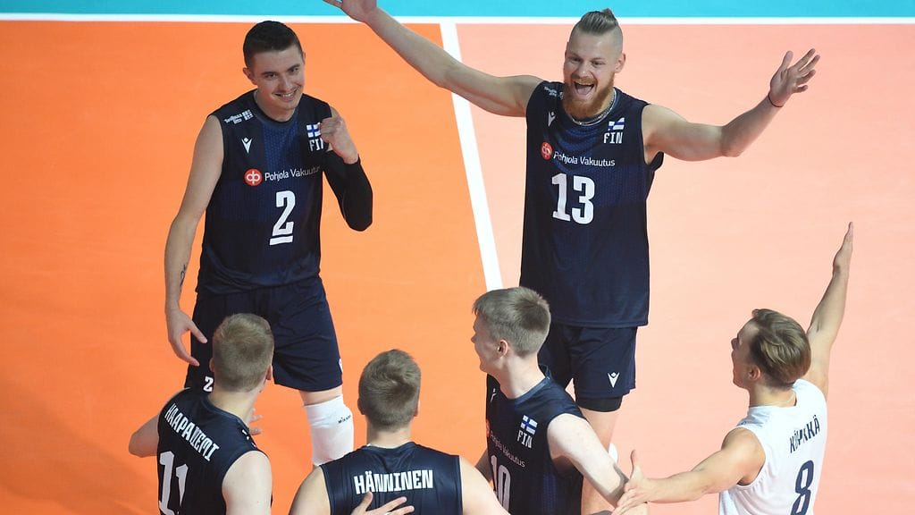 Suomen miesten lentopallomaajoukkue pääsee pelaamaan EM-kisoja 2026 Tampereella.
