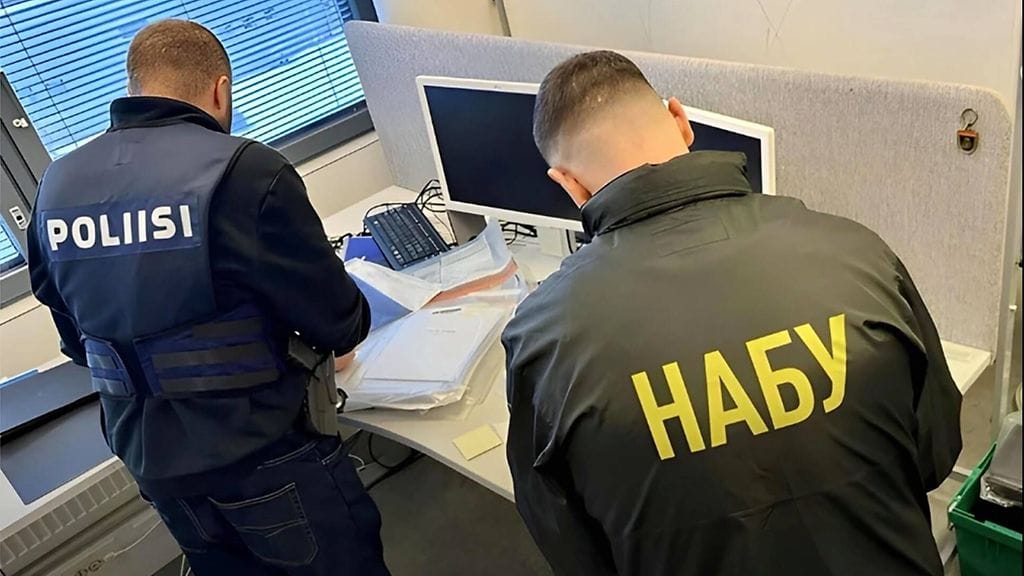 Keskusrikospoliisi tutkii epäiltyä törkeää rahanpesua, jossa suomalainen yritys on vastaanottanut rahaa Ukrainasta suojavarusteiden ostamiseksi sotatoimialueelle. Kaksi ihmistä on vangittu.