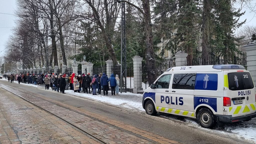 MTV Venäjän federaation Helsingin-suurlähetystön edessä järjestetään Venäjän presidentinvaalia arvosteleva mielenosoitus High Noon Against Putin sunnuntaina.