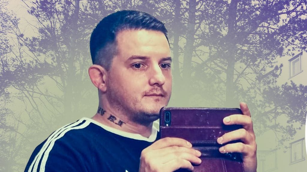 Kaksi miestä tunkeutui Antin asuntoon ja surmasi hänet kymmenillä teräaseen iskuilla Helsingin Laajasalossa vuonna 2021.