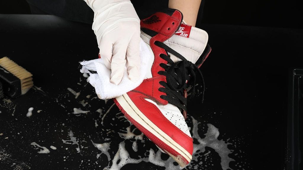 lenkkarit, tennarit, puhdistaa kenkiä