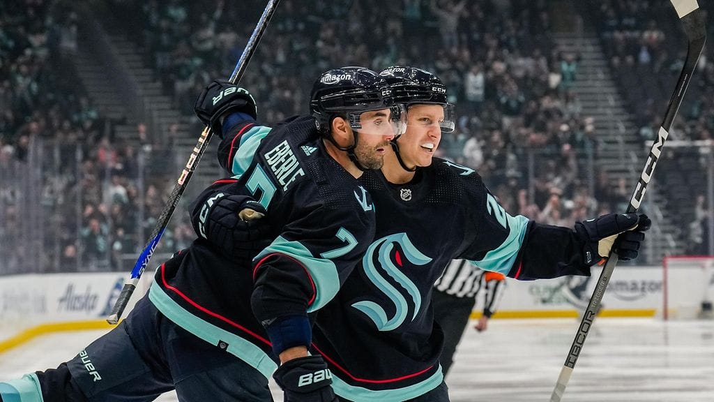 Eeli Tolvanen (oikealla) oli tehokas, mutta Seattle hävisi.