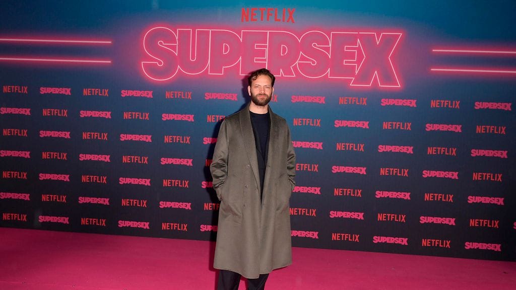 Alessandro Borghi esittää pornotähti Rocco Siffrediä Netflixin Supersex-sarjassa.