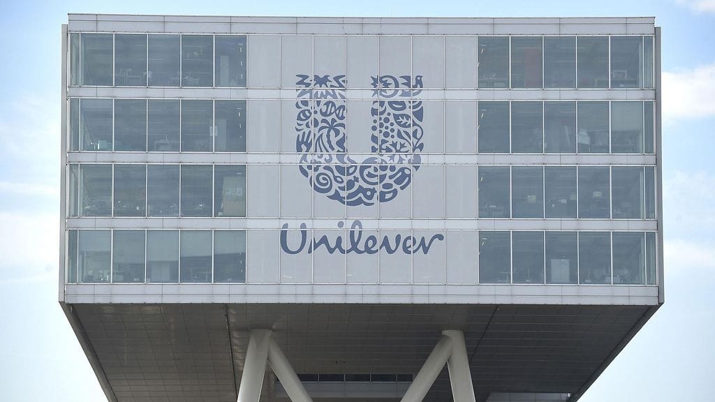 Unileverin logo yhtiön pääkonttorissa Rotterdamissa 5. kesäkuuta 2015.