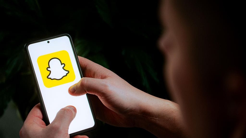 Teinipoika levitti koulukaveristaan muokkaamaansa valokuvaa Snapchatissa ja sai rikostuomion. Kuvituskuva.