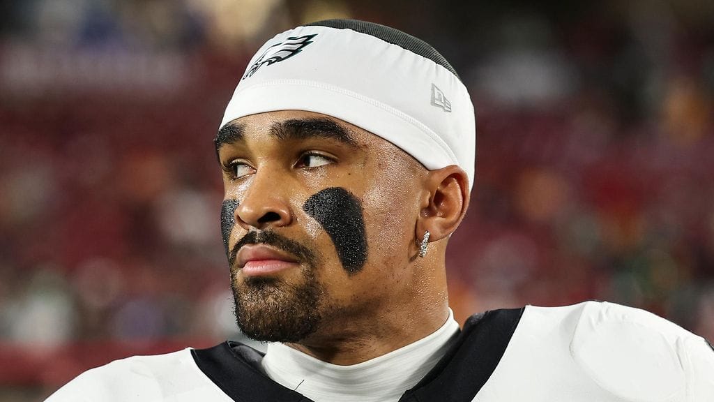 Jalen Hurts ojensi auttavan kätensä taloudellisesti.