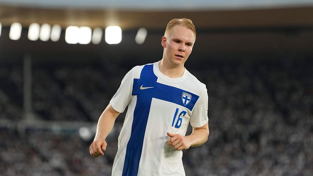 "Meillä kaikilla on urat eri vaiheessa" – Huuhkajat-komeetta Matti Peltolalta ymmärrystä Robert Taylorin päätökselle