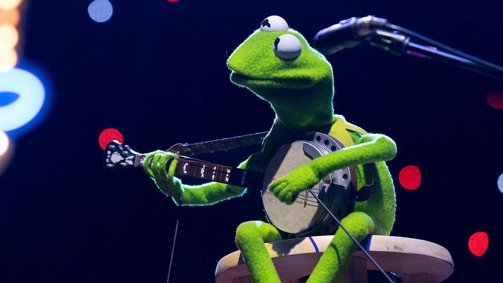 Tutkijat ovat nimenneet vastikään löytyneen sammakon fossiilin maailman kuuluisimman sammakon, rakastetun Kermit-Muppetin, mukaan. Kuvituskuvassa Kermit musisoi.