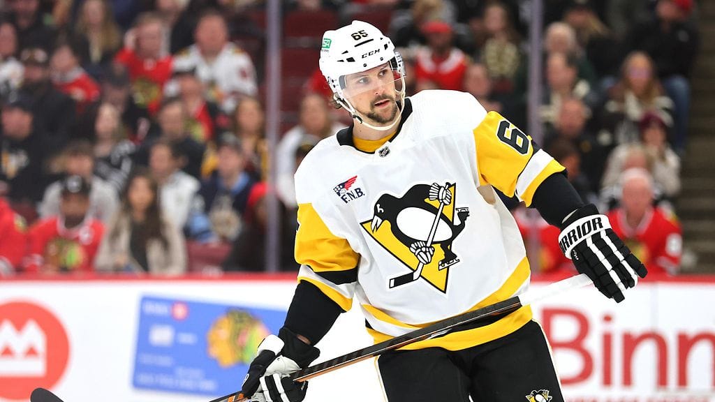 Erik Karlsson tsemppaa Jokereita.