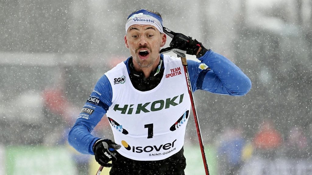 Perttu Hyvärinen sivakoi Äänekoskella SM-hiihtojen tuplamestariksi.