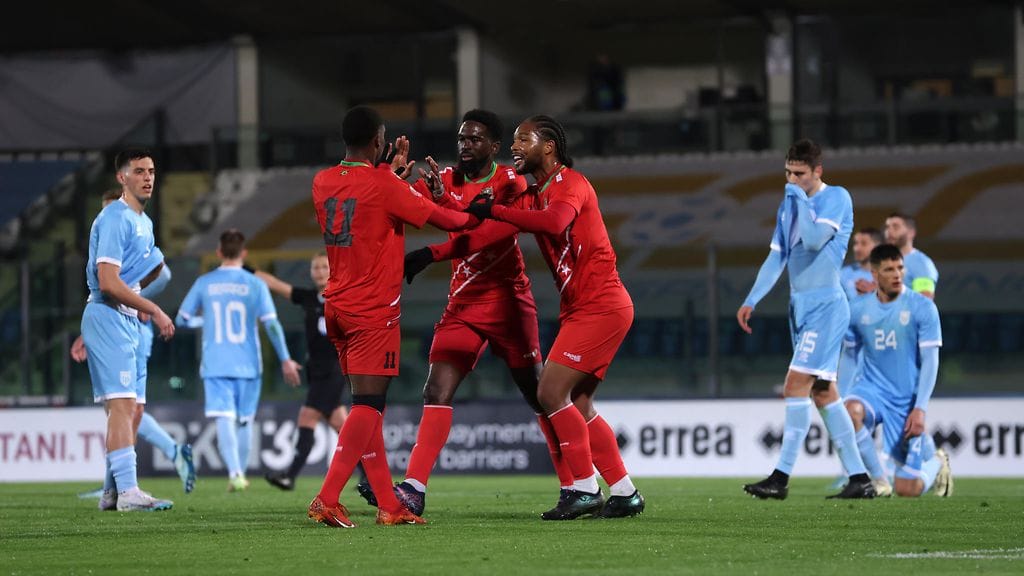 St. Kitts ja Nevis (punaiset paidat) voitti San Marinon maaottelussa viime viikon keskiviikkona.