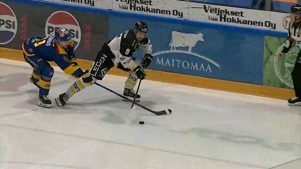 Jukurit tekee 1-0 maalin