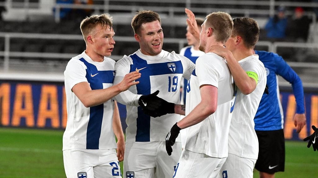 Suomi voitti Viron maalein 2–1.